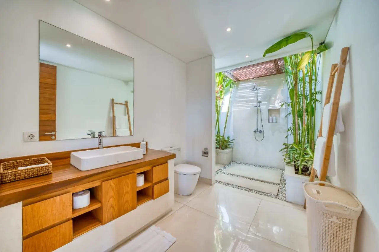 Villa For Rent 4 Bed In Tumbak Bayuh Badung Bali — image 1