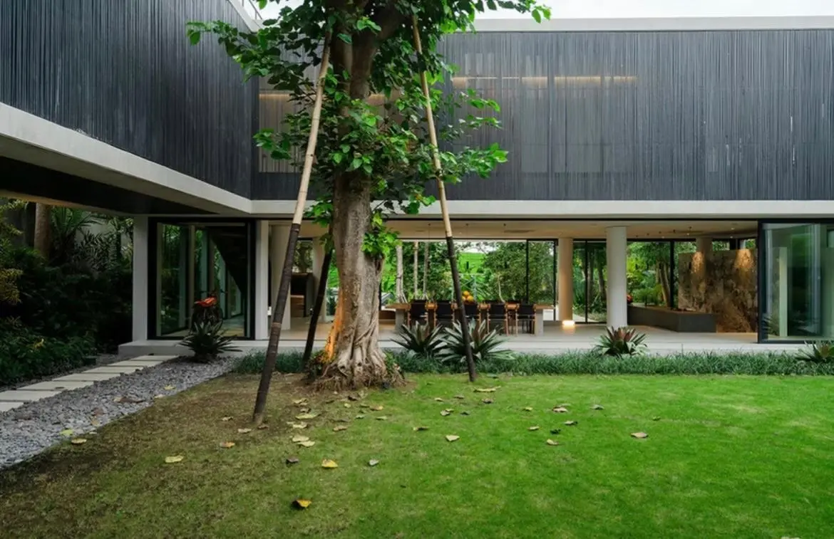 Villa For Rent 6 Bed In Pererenan Badung Bali — image 2
