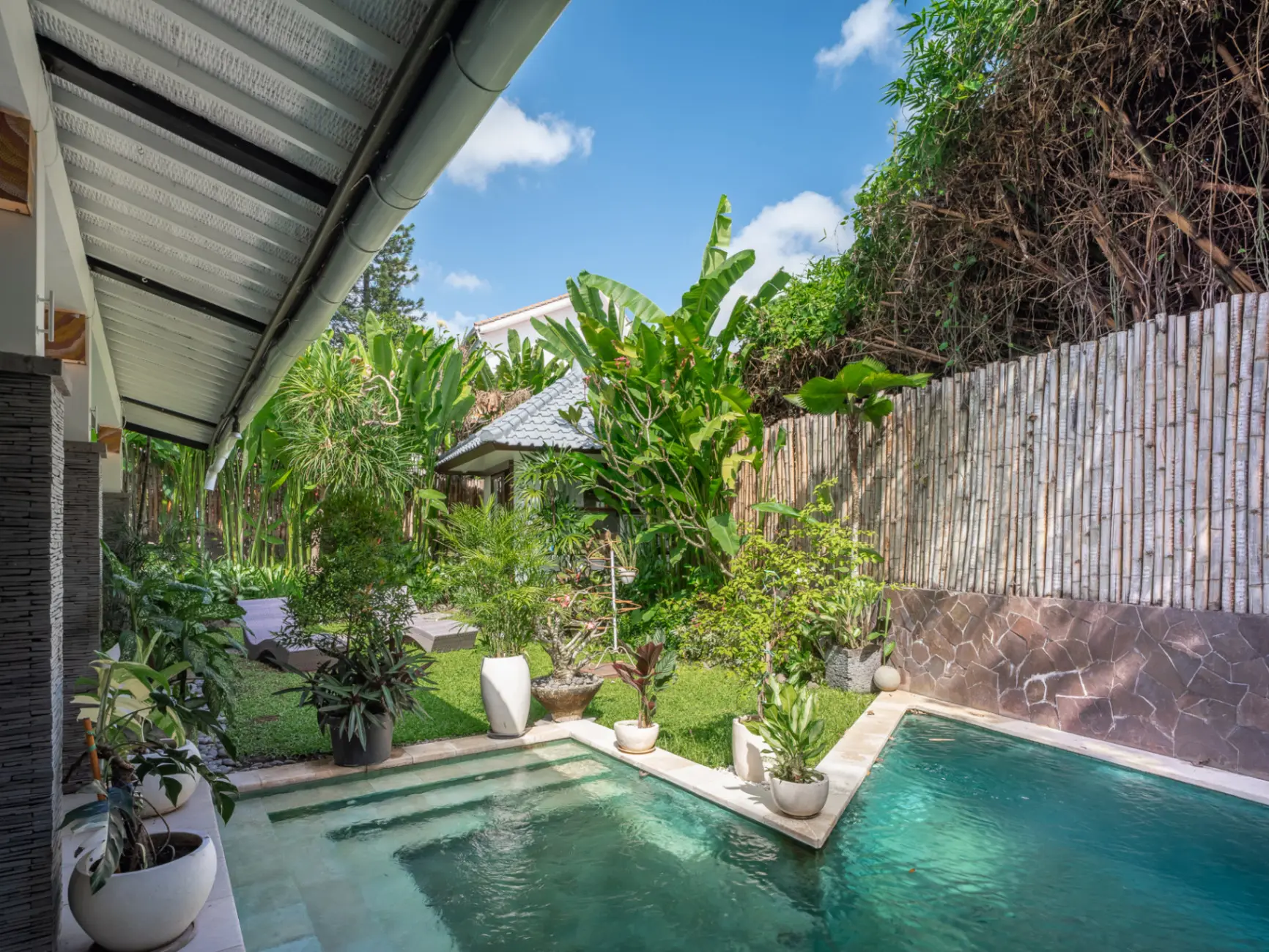 2 BEDROOM VILLA FULLY FURNISHED IN BATU BOLONG — image 1