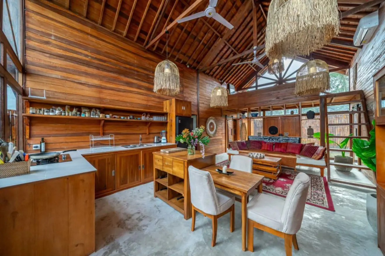 FOR 1 MONTH ONLY - 3BR Villa Pets Allowed — image 4