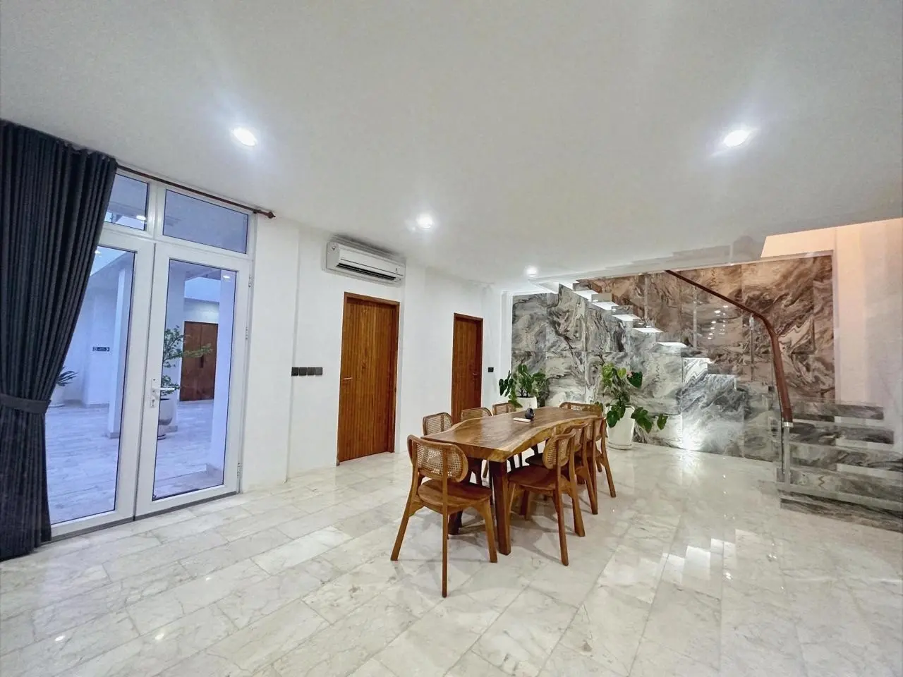 Villa For Rent 4 Bed In Tumbak Bayuh Badung Bali — image 3