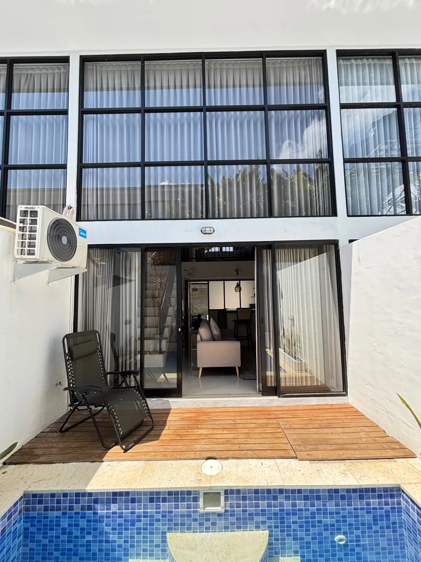 Brand New 1-Bedroom Loft Apartment with Private Pool 5 Minutes from OBSIDIAN GYM — image 4