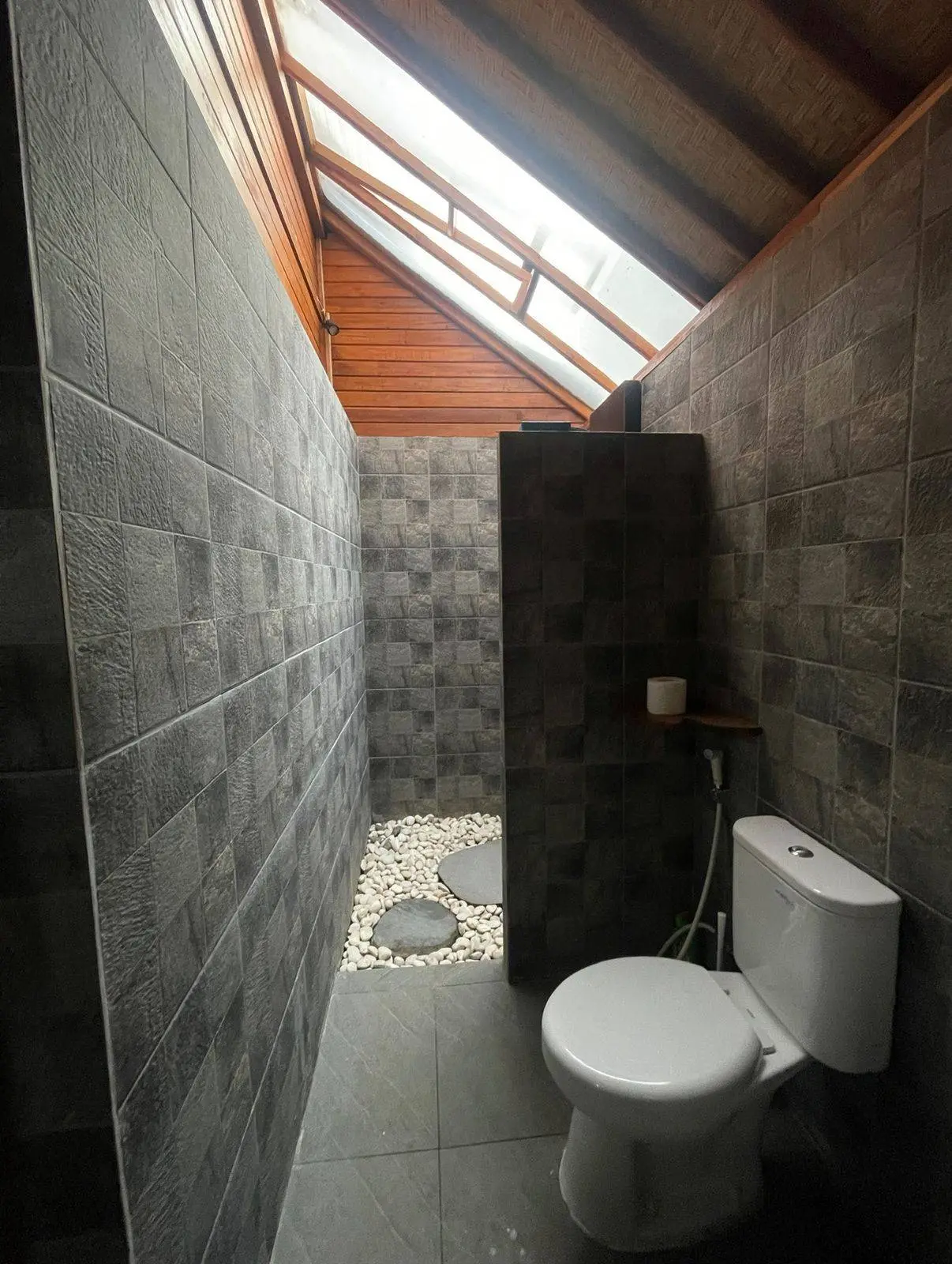 Kemuning Bukit - Private 2 storey wooden bungalow — image 4
