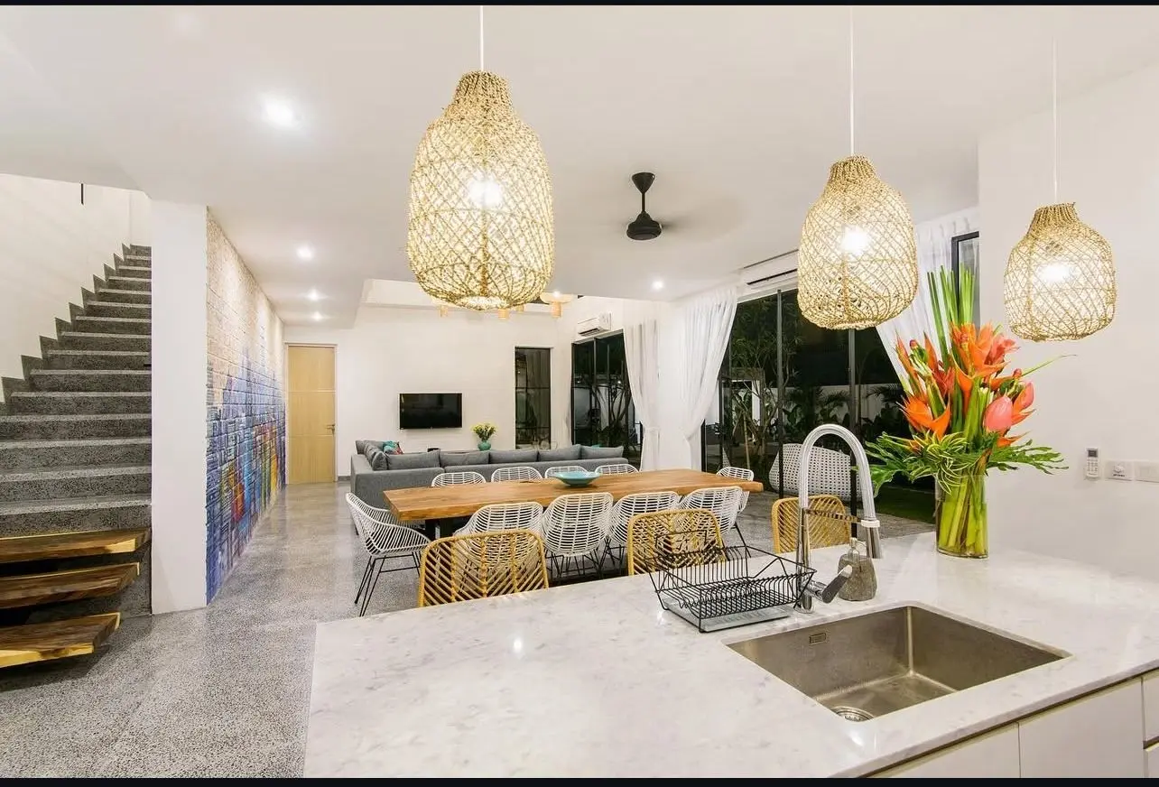 Villa For Rent 4 Bed In Berawa Tibubeneng Bali — image 3