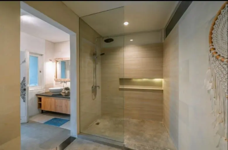 Villa For Rent 3 Bed In Berawa Tibubeneng Bali — image 3