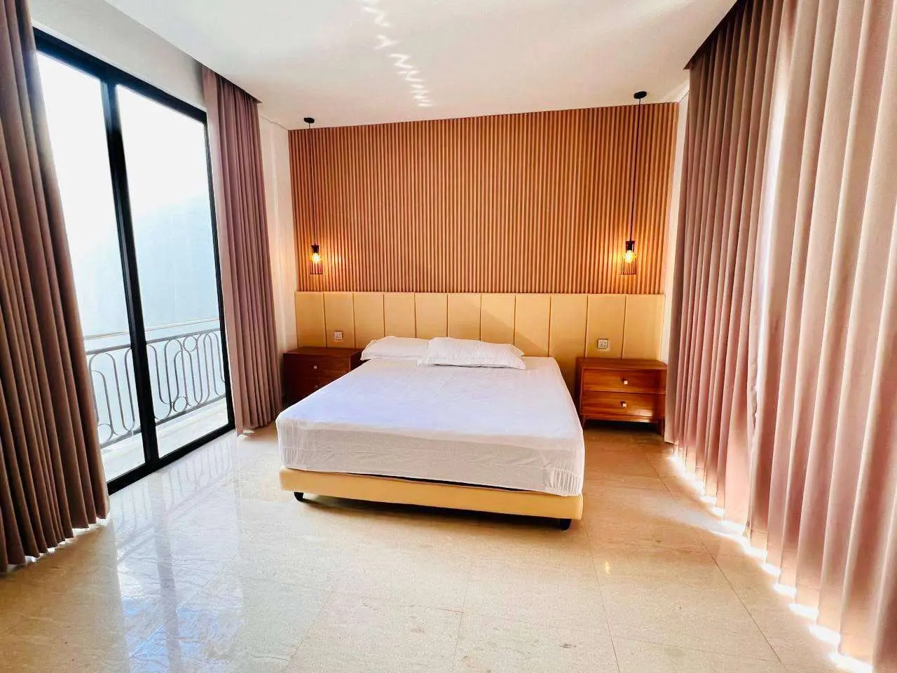 4 BEDROOM VILLA FURNISHED CLOSE TO BERAWA BEACH — image 4