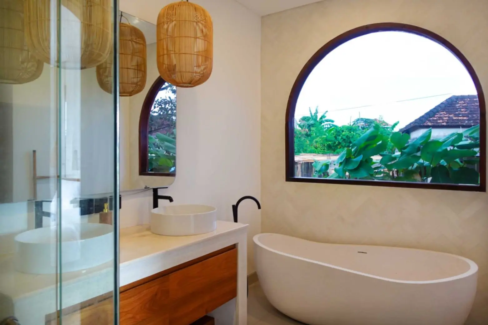 2-Bedroom Elegant Villa with BBQ Area in Cepaka — image 3
