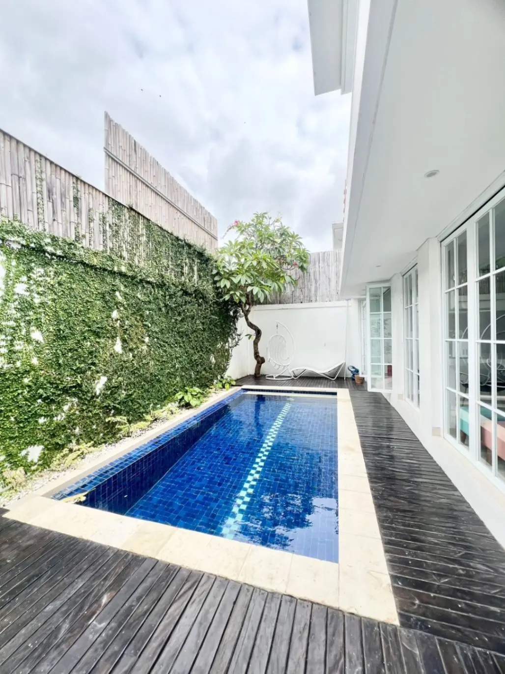 VILLA FOR RENT & FOR SALE FREEHOLD – KEROBOKAN — image 4