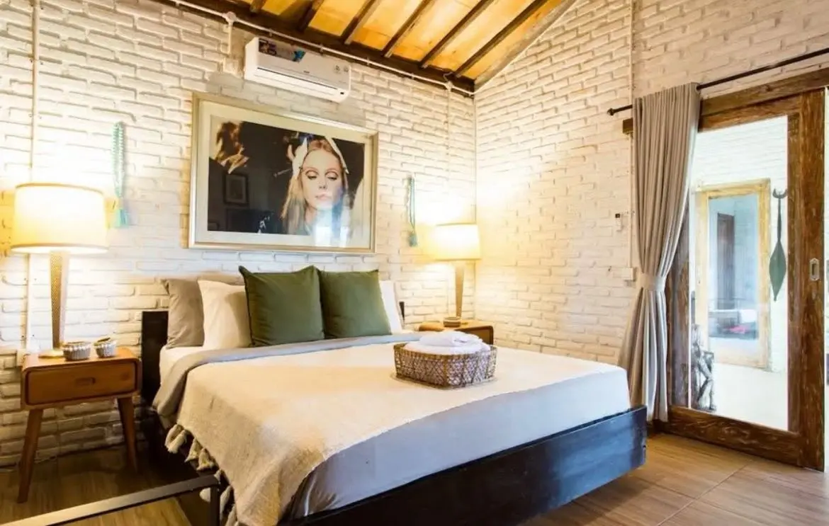 Villa For Rent 4 Bed In Berawa Tibubeneng Bali — image 3