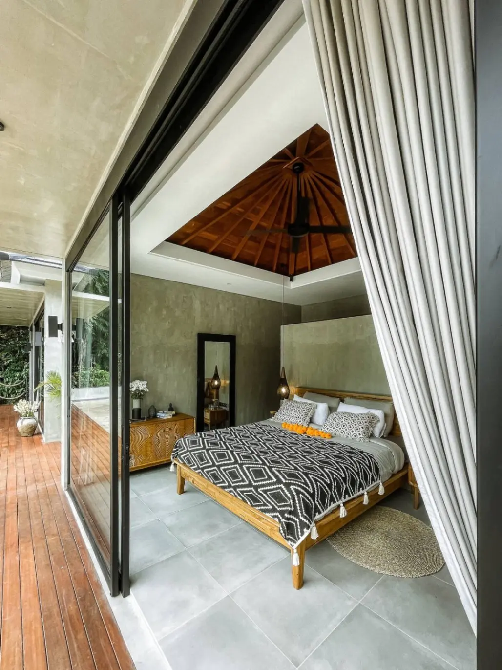 3-Bedroom Villa with Tropical Jungle Ambience in Cepaka — image 3