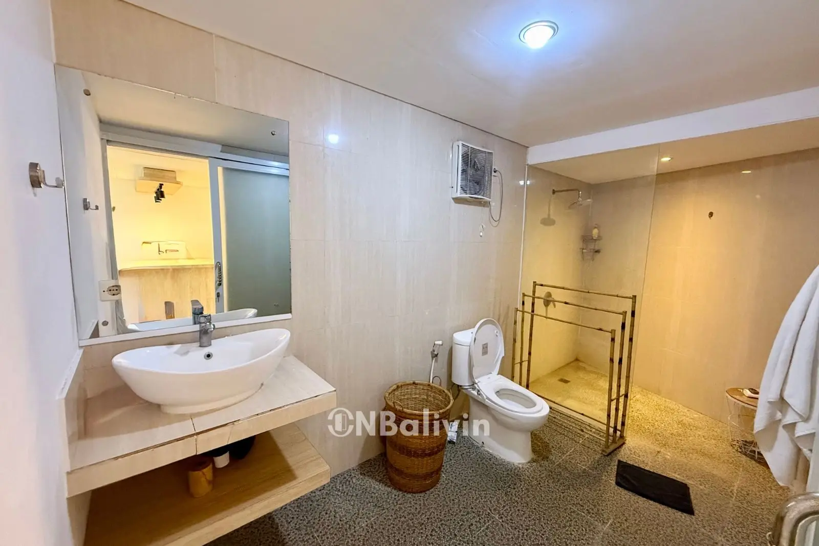 Stylish Studio Loft Apartment with Shared Pool – Umalas Bali — image 2