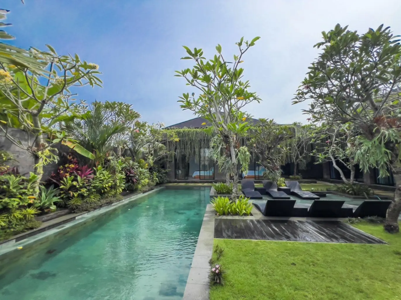 5BR modern Villa