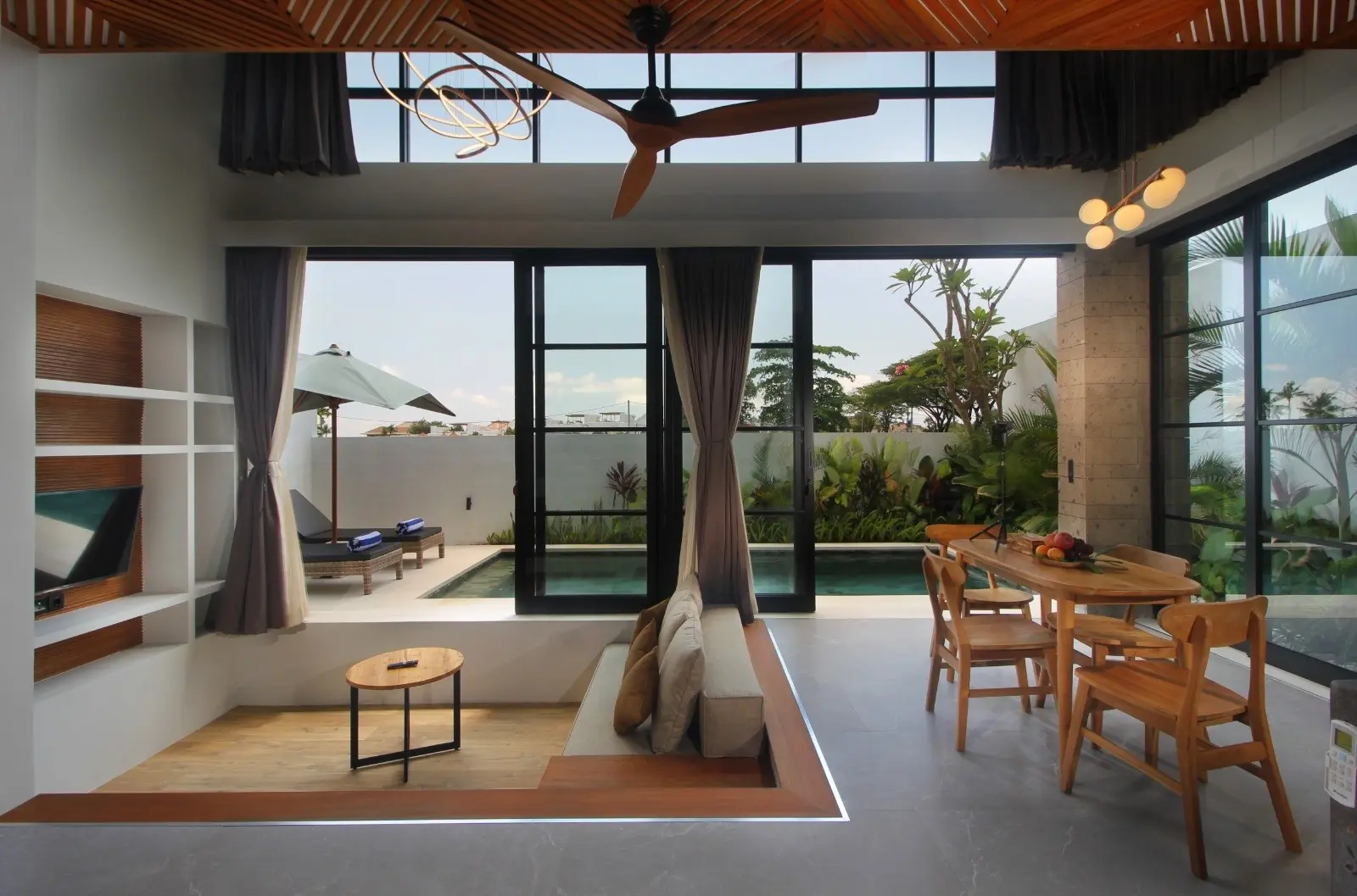 Private Villa For Rent 1 Bed In Seseh Badung Bali — image 2