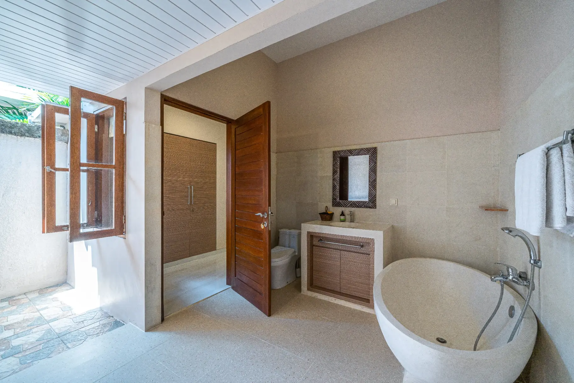 Villa Jantuk Angsa – 4-Bedroom Villa with Rice Field Views in Pererenan!! — image 4