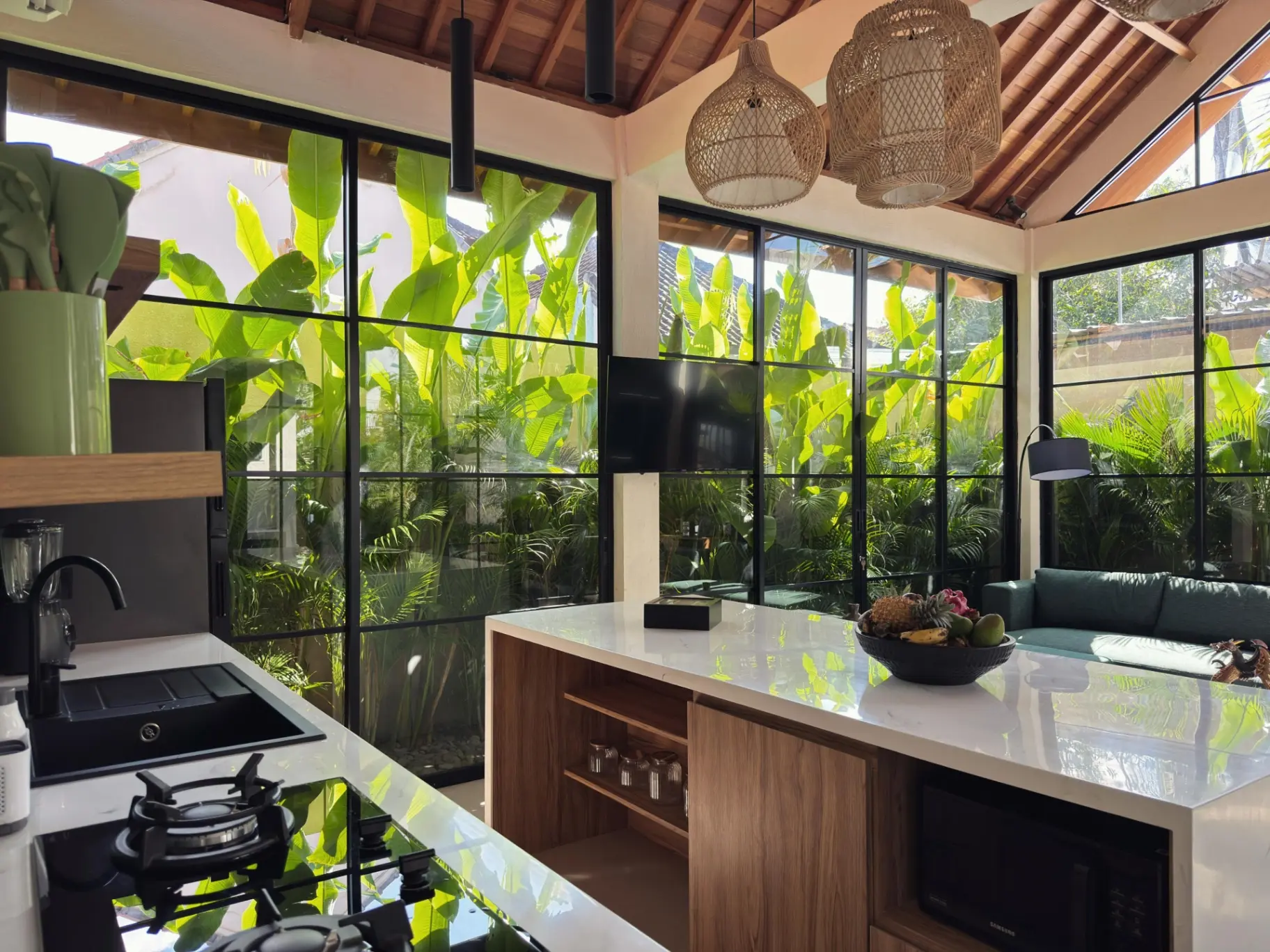 Modern 2BR Villa in Legian Near to Beach — image 3