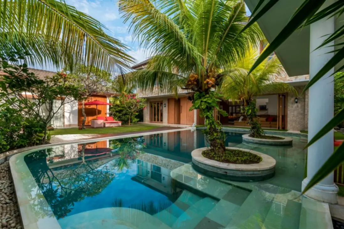 7 BEDROOM VILLA FOR RENT IN UMALAS – IB65