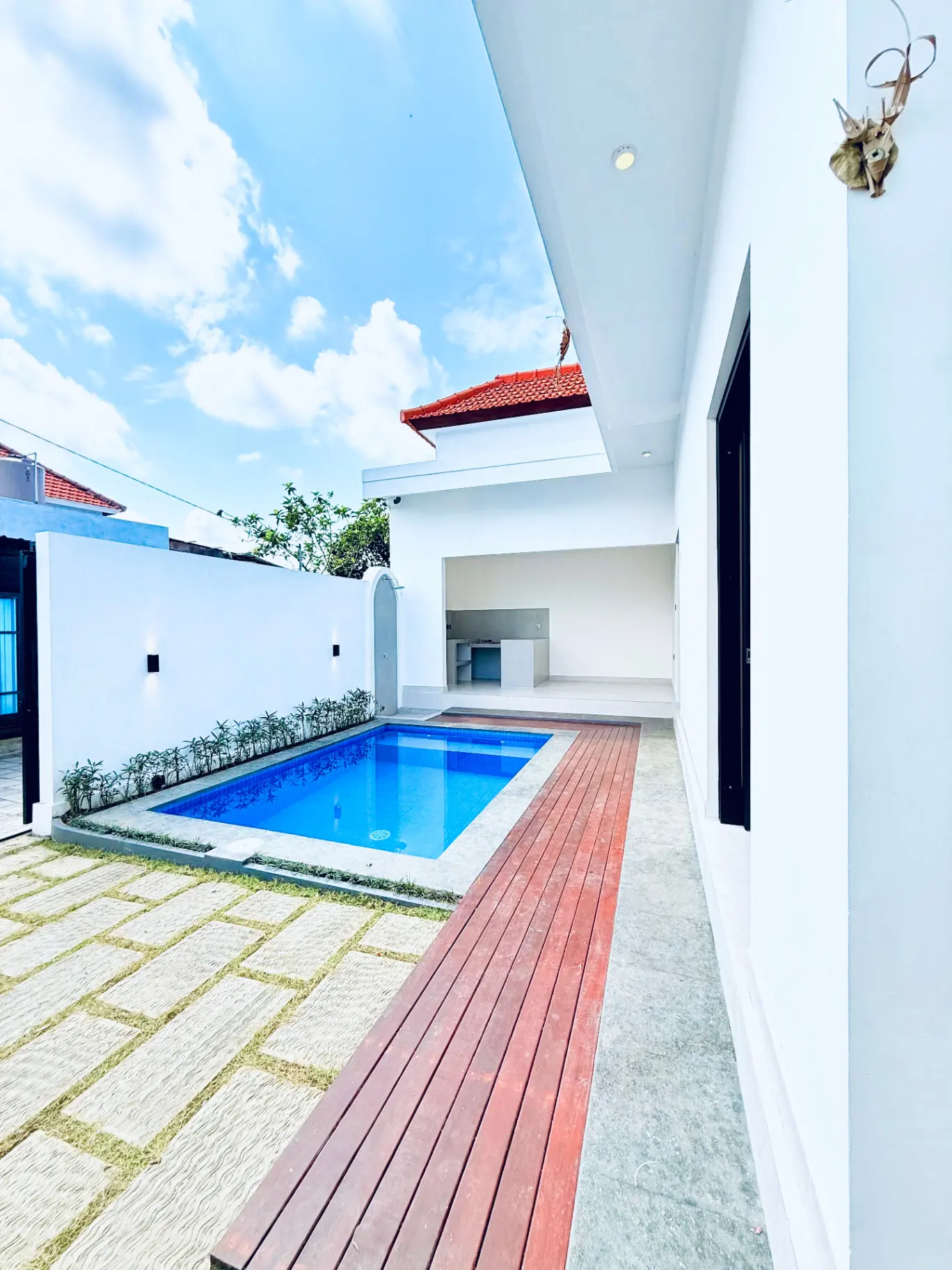 2 BEDROOMS VILLA IN UMALAS — image 1
