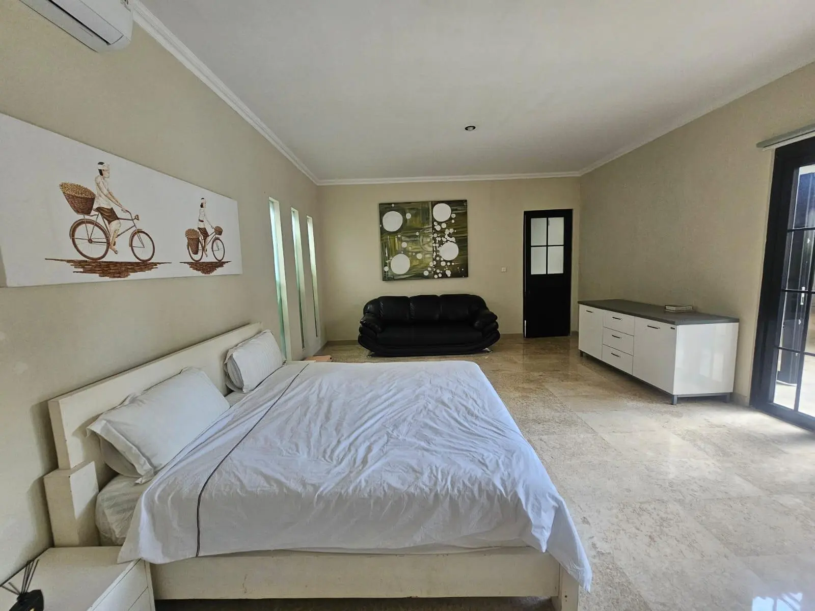 Villa For Rent 3 Bed In Umalas Kerobokan Bali — image 1