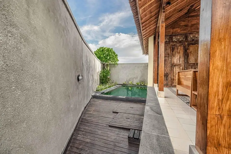 Joglo Style 2 Bedrooms Villa in Kerobokan — image 1