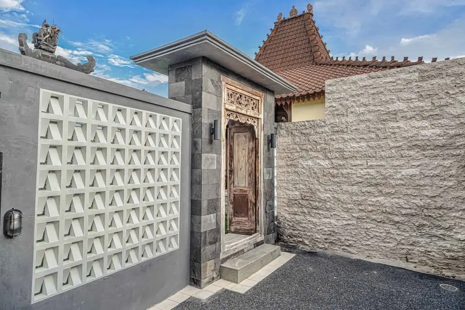 Joglo Style 2 Bedrooms Villa in Kerobokan — image 4