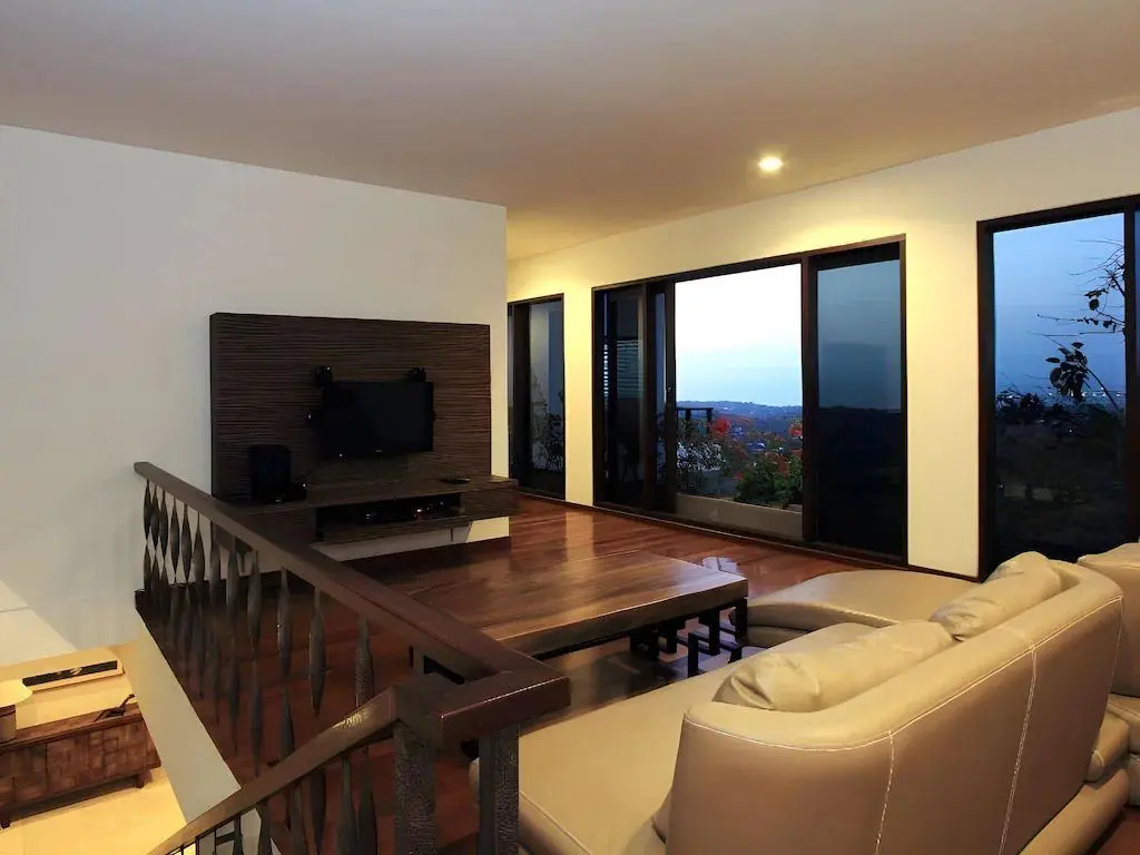 Stunning Villa with Panoramic View in Jimbaran — image 4