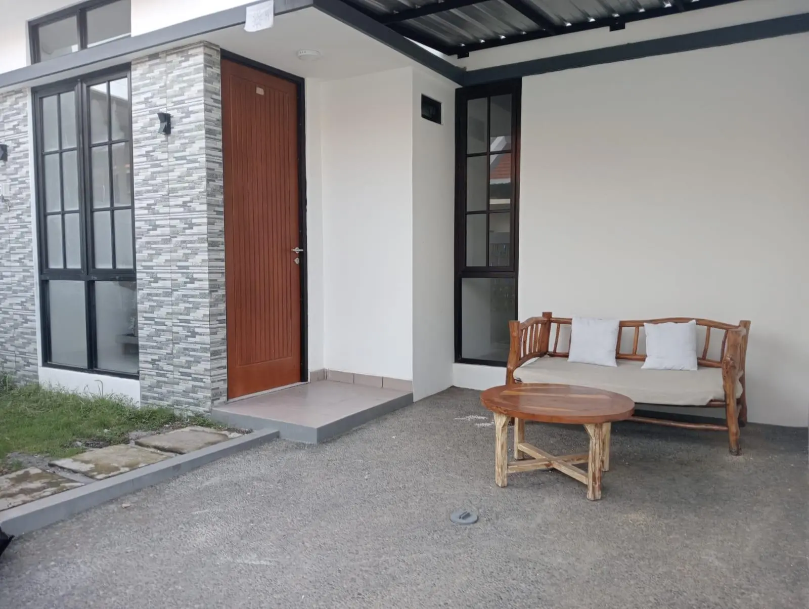 Modern 2 Bedrooms House in Kedungu — image 1