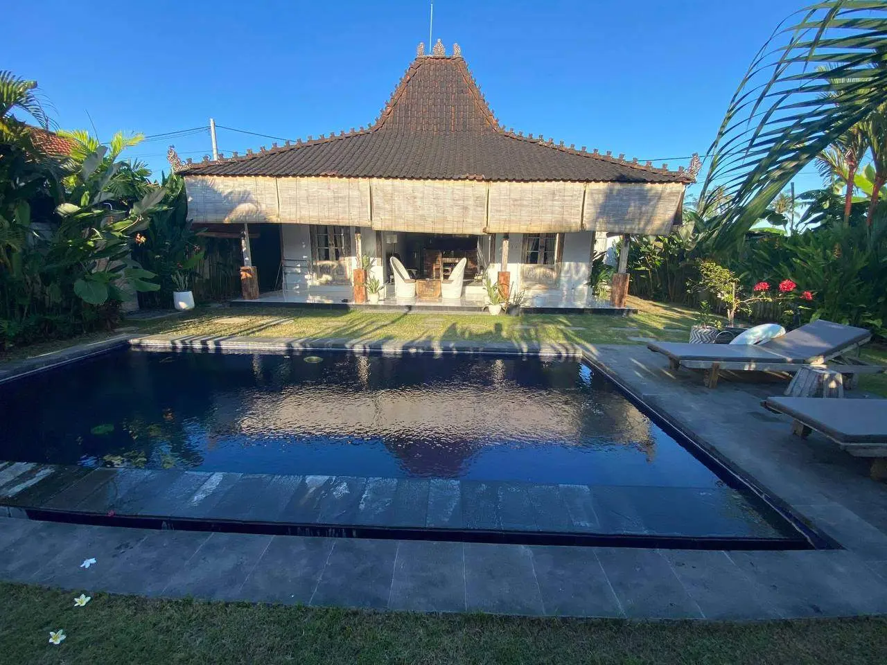 Joglo Style 2 Bedrooms Villa in Seseh — image 2