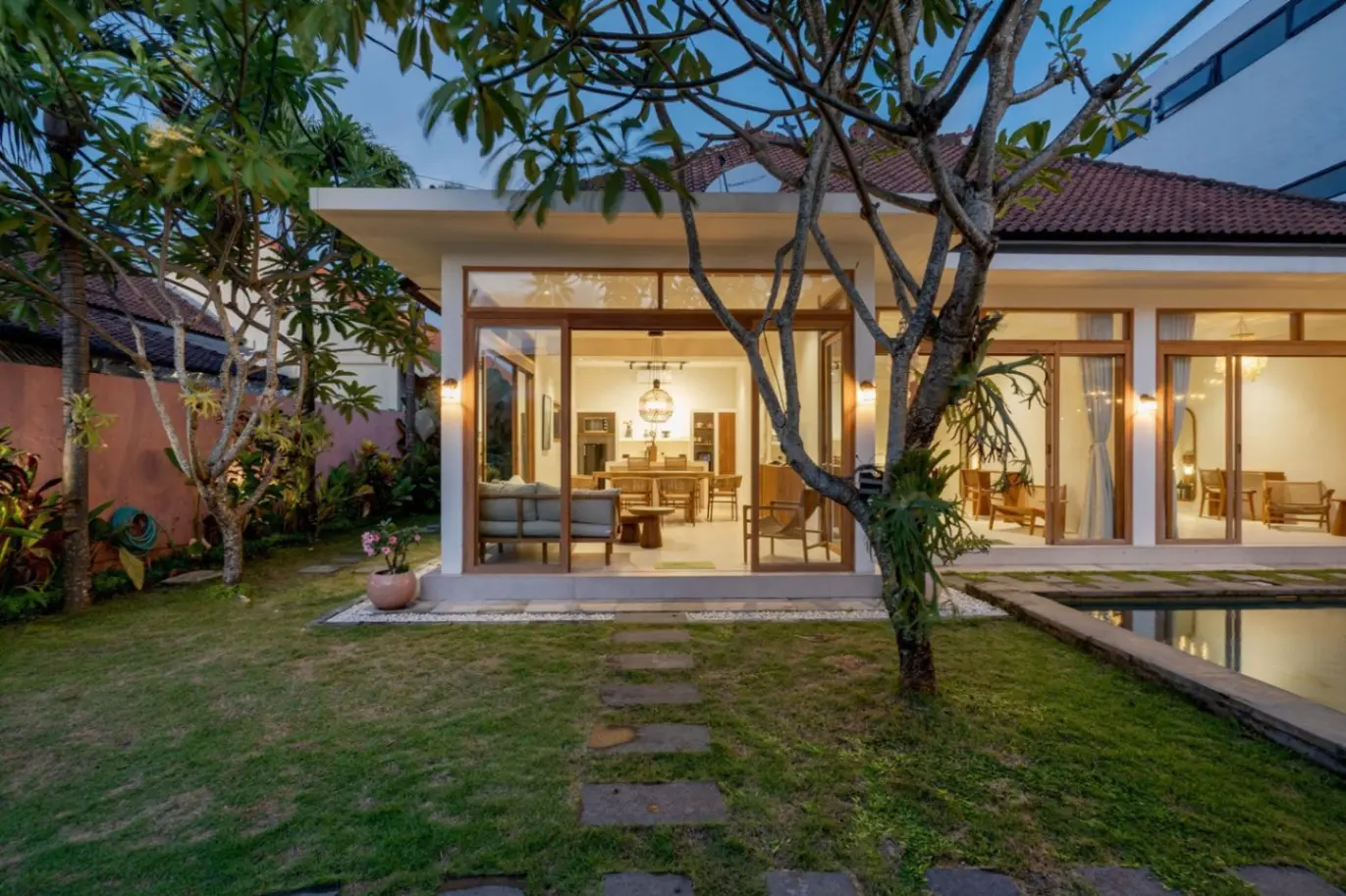 Modern 3BR Villa w/ Pool & Office