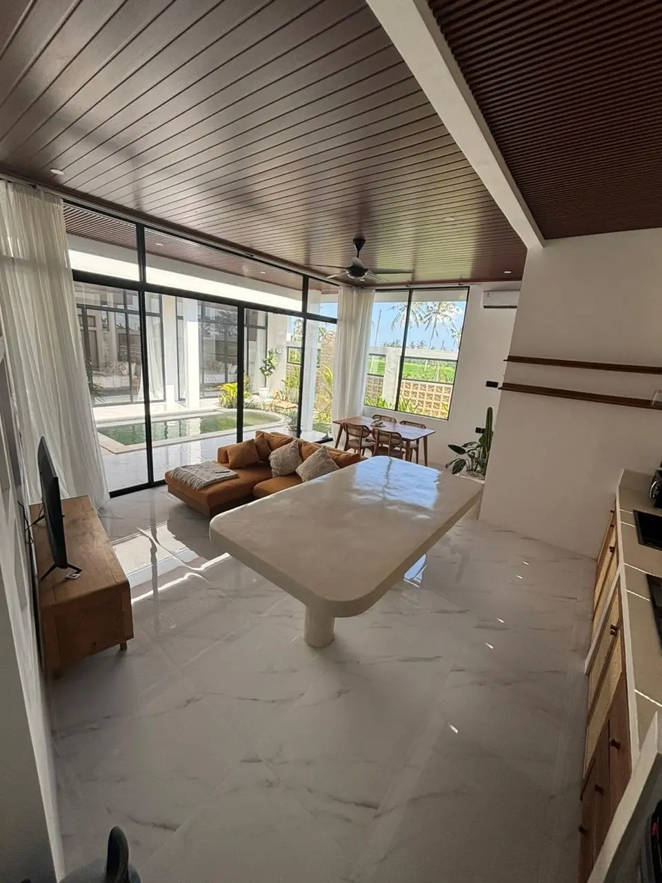 Villa For Rent 2 Bed In Jln Seseh Beach Bali — image 2