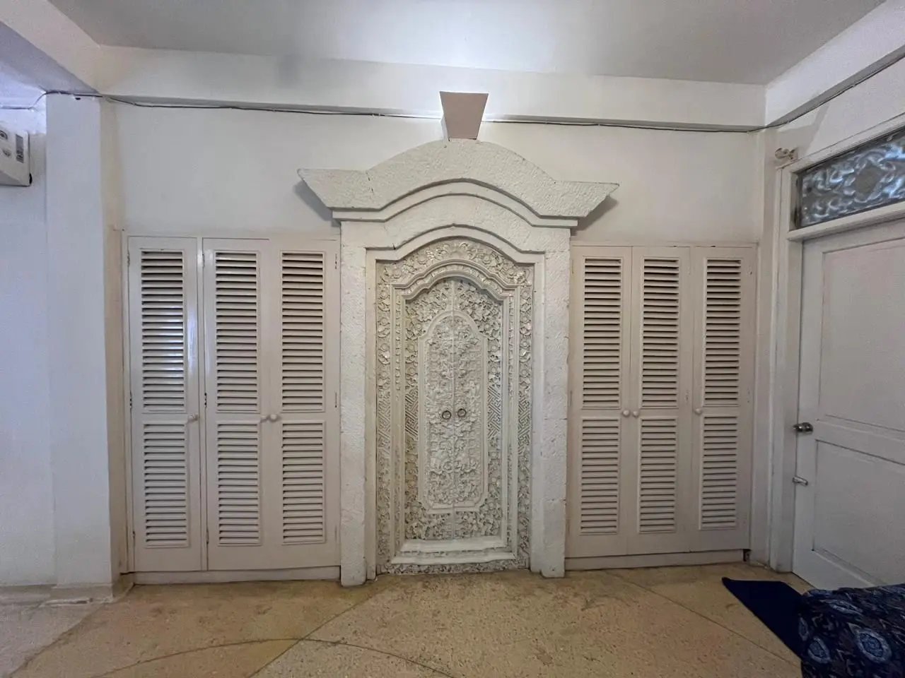 For Sale Villa Brand New 2 Bed In Kerobokan Badung Bali — image 1