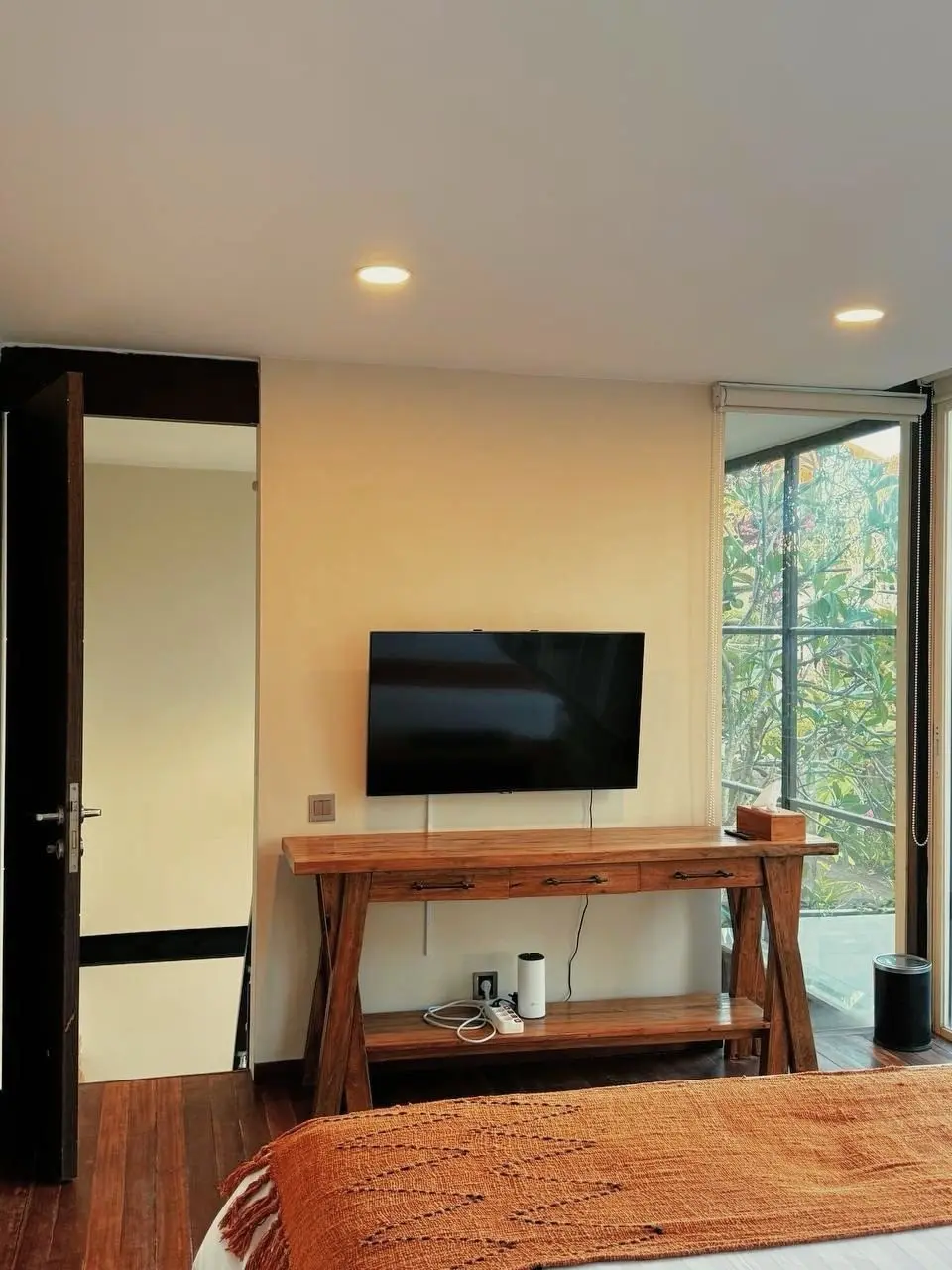 Villa For Rent 3 Bed In Kerobokan Badung Bali — image 1