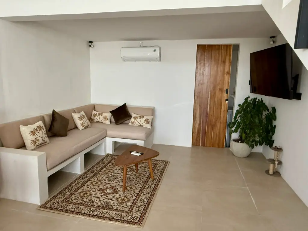 Private loft in Pererenan: stunning 360 rice field views — image 3