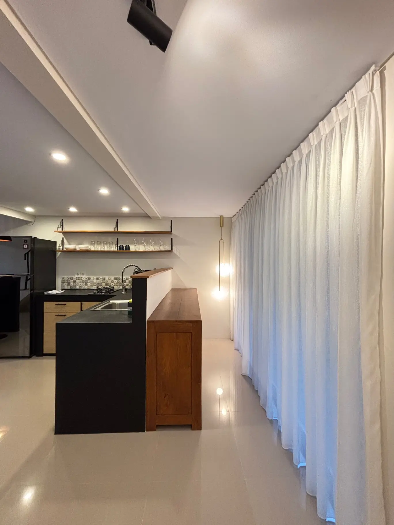 Brand New 1 Bedroom Apartment 5 Minute to Obsidian Gym — image 1
