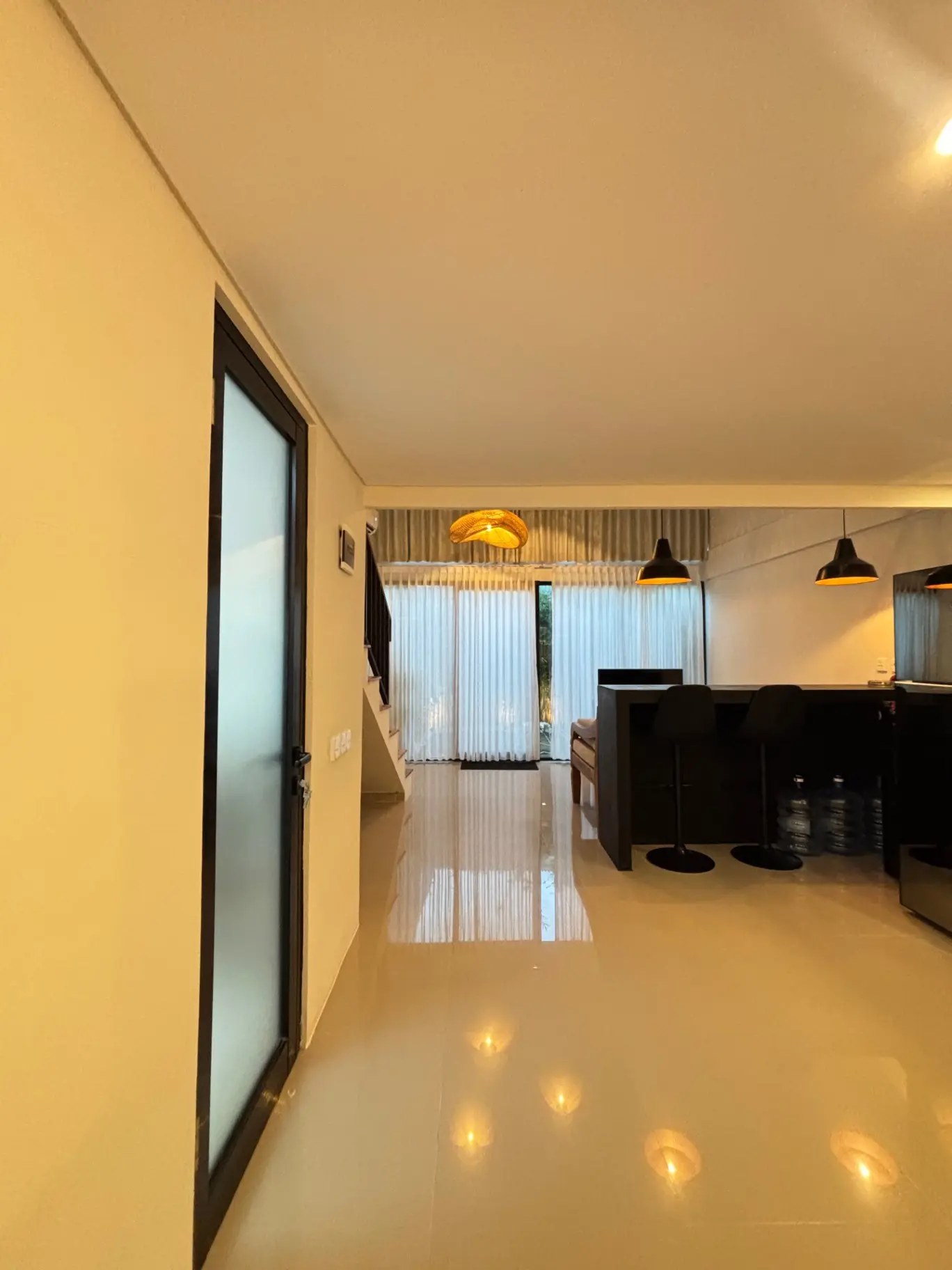 Brand New 1 Bedroom Apartment 5 Minute to Obsidian Gym — image 2