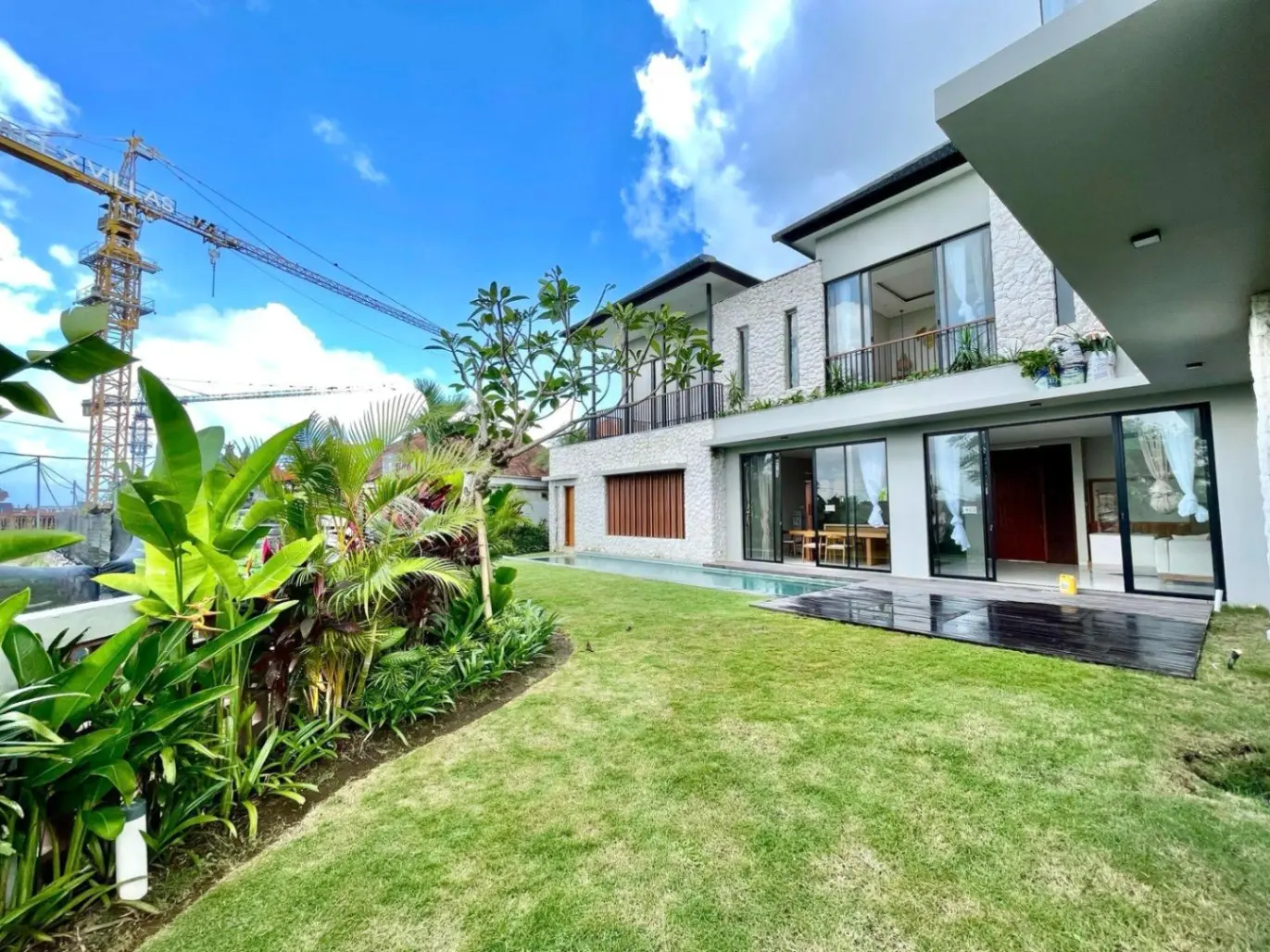 Brand New Modern Tropical Style Villa for Sale 📍Canggu
