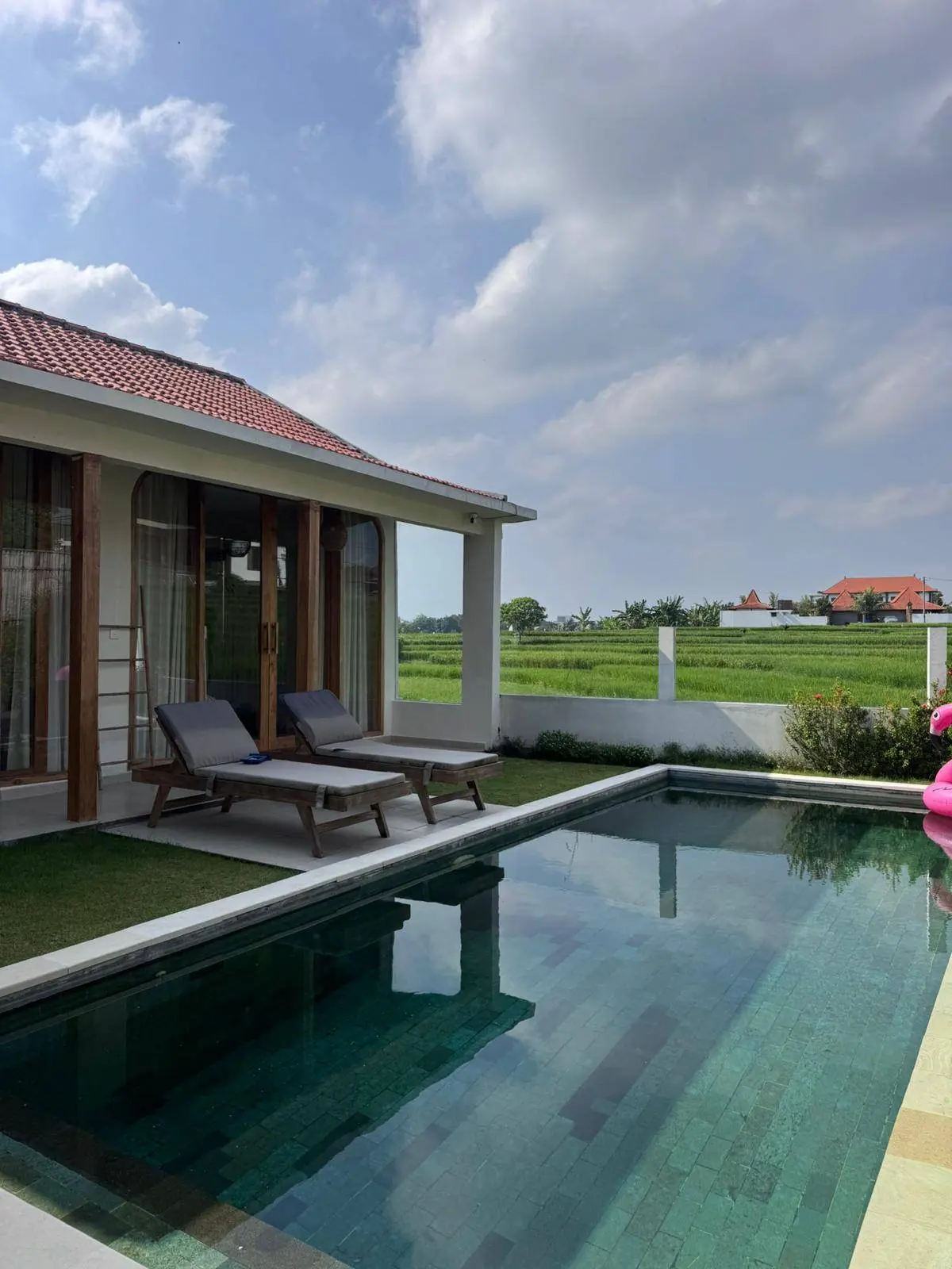 Villa Paradis – 3-Bedroom Villa with Rice Field View in Cemagi — image 1