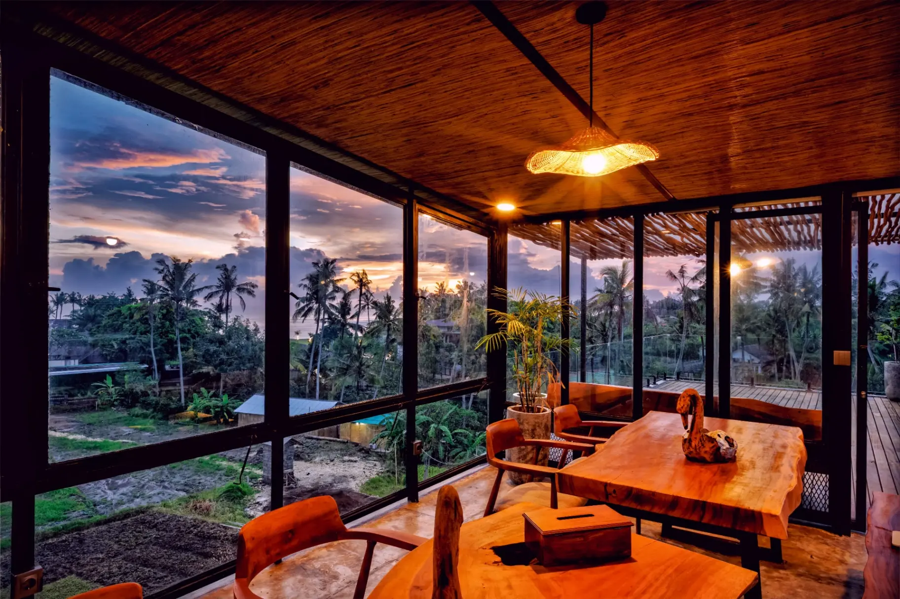 Glorious 4BR Double Split Villa w/ Ocean View