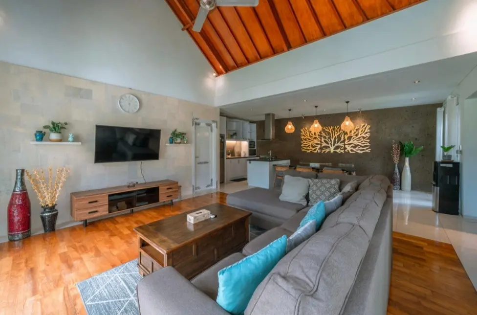 Elegant 3BR Villa w/ Pool & Rooftop — image 2