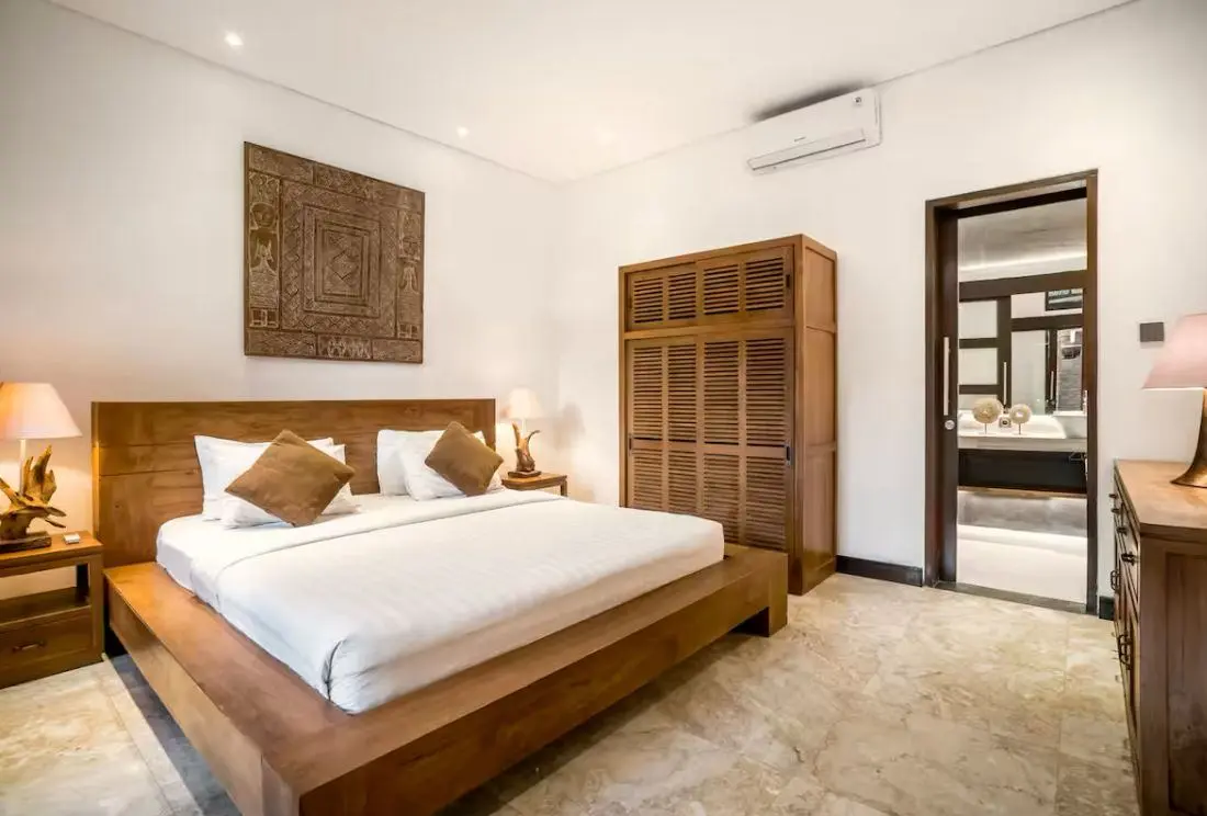 2 Bedrooms Villa Kerobokan — image 1