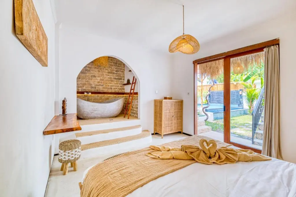 Villa For Rent Astana 9 Bed PererenanCanggu — image 2