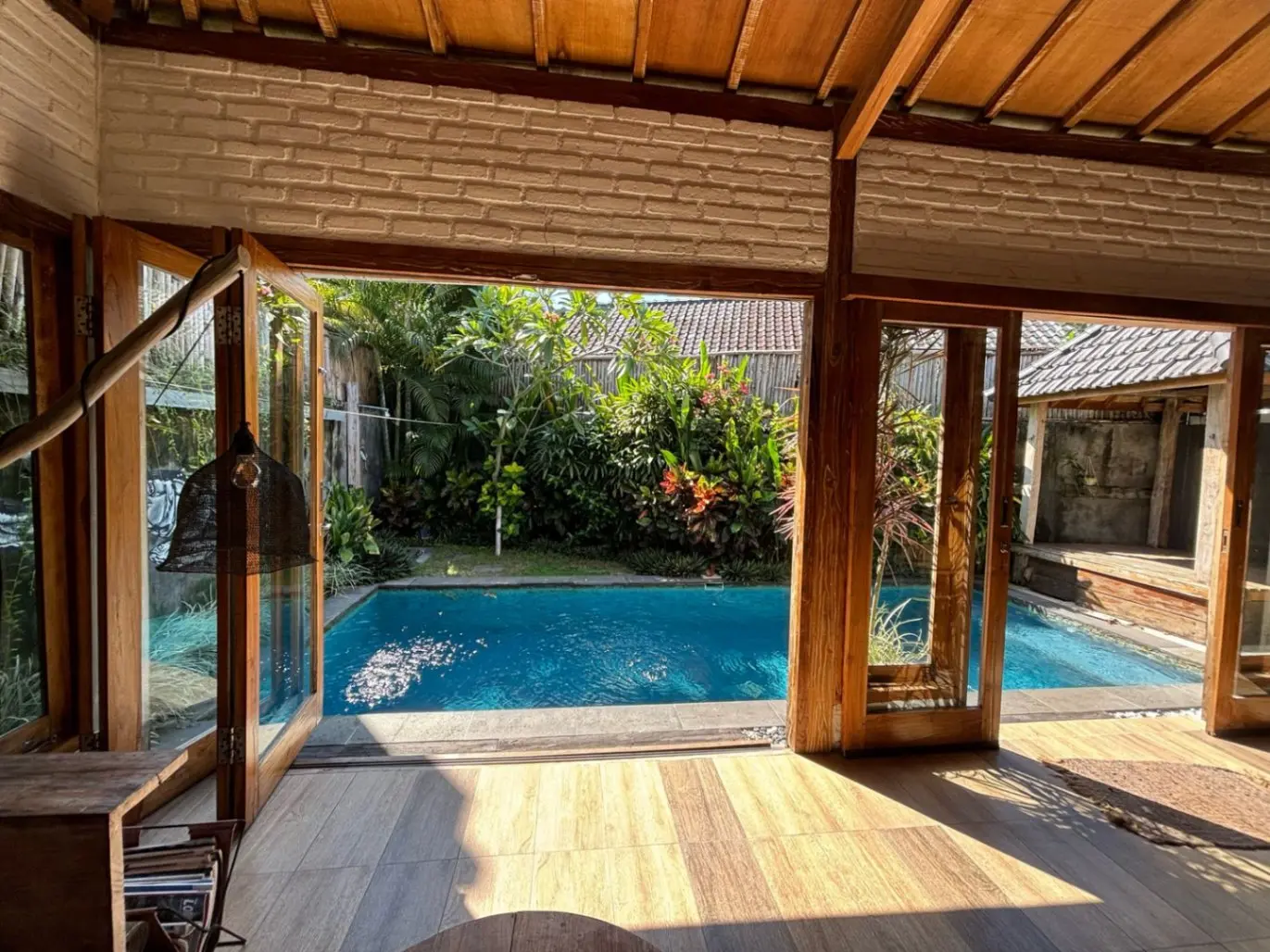 Villa For Rent 3 Bed Jln Munduk Batu Belah Pererenan — image 4