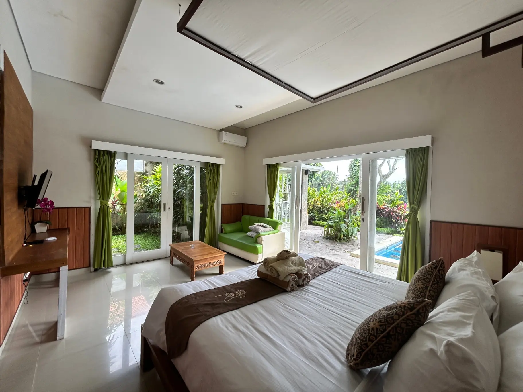 Serene 2BR Jungle-View Villa — image 2