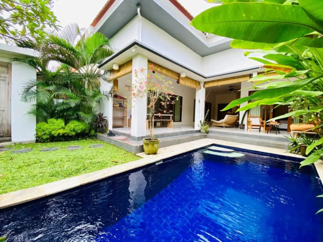 FULLY FURNISHED 3-BEDROOM VILLA IN PERERENAN SEMPOL