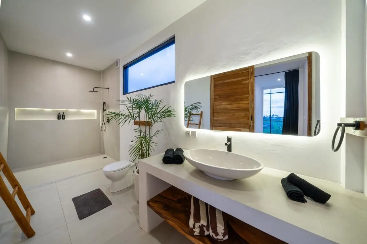 Brand new Villa For Rent 1 Bed MungguBadung Bali — image 4