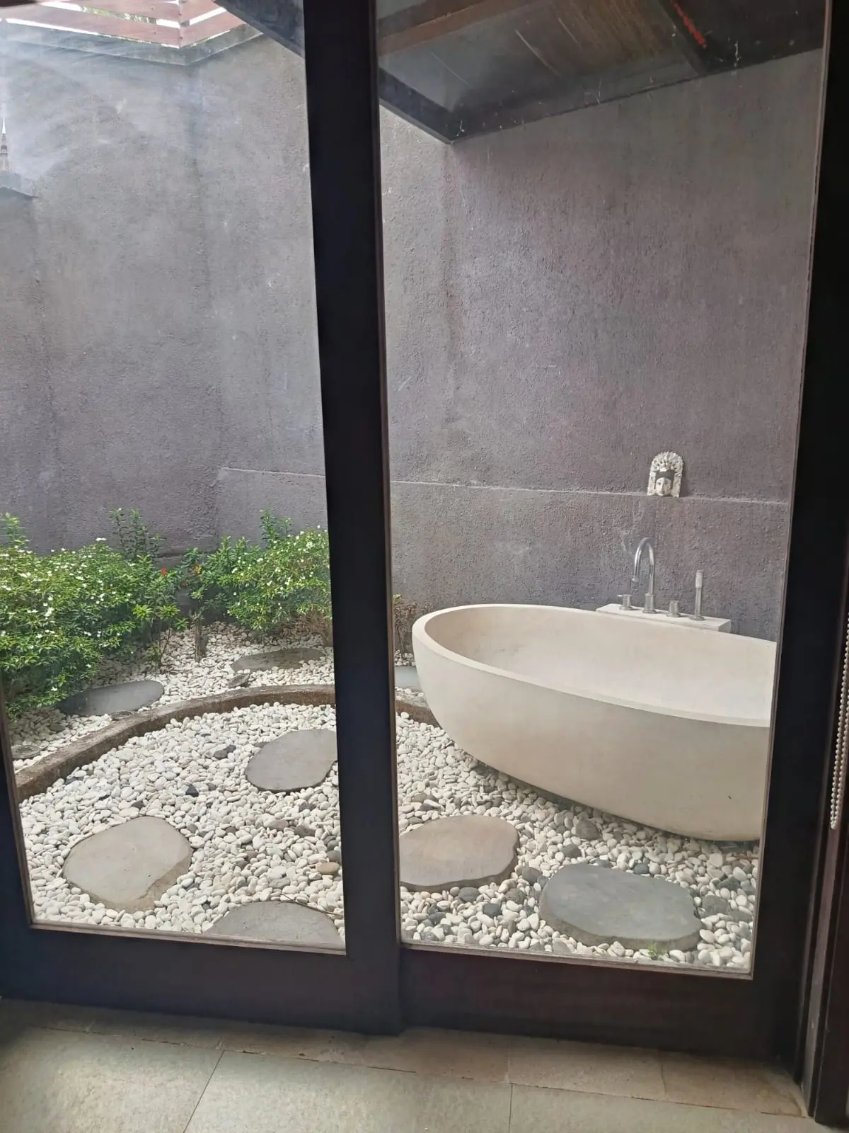 Villa For Rent 2 Bed In Berawa Tibubeneng Bali — image 4