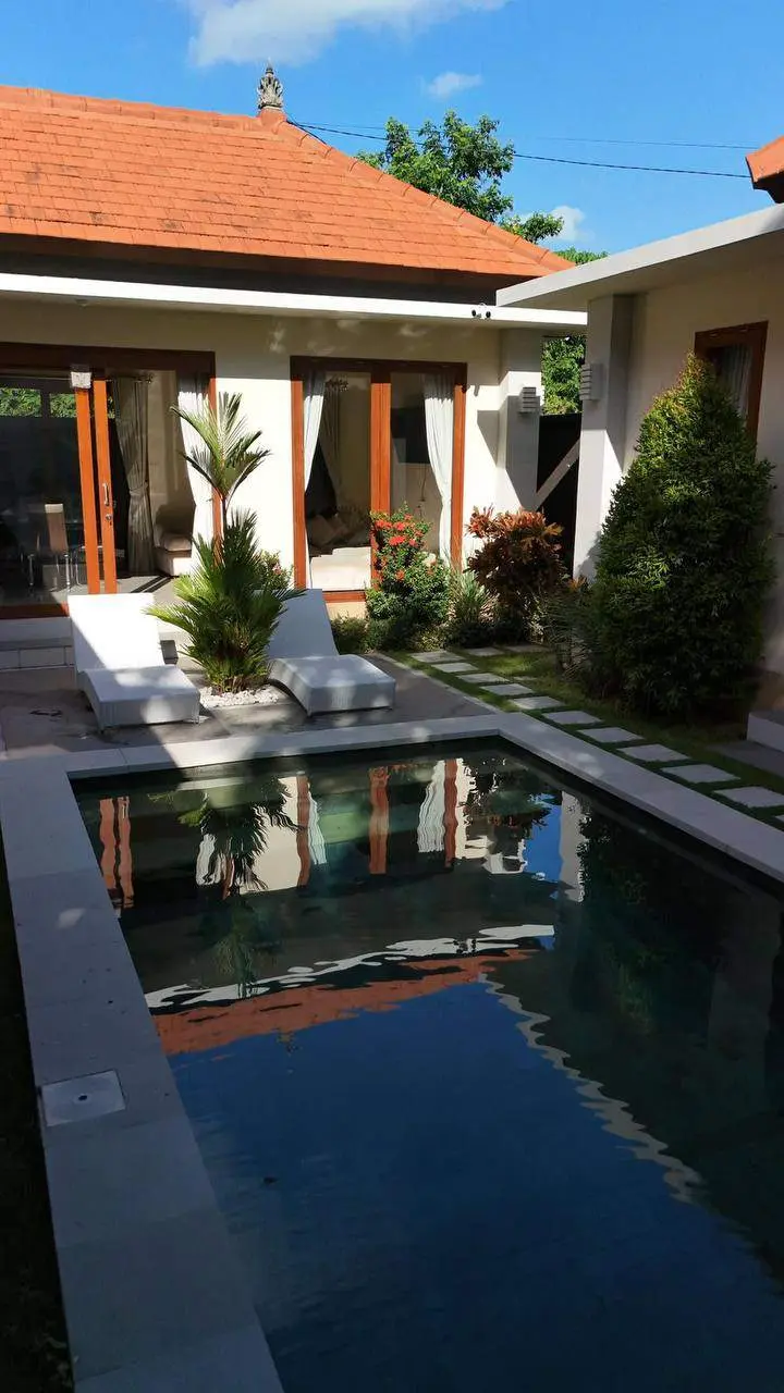 Modern 3 Bedrooms Villa in Berawa Canggu — image 3