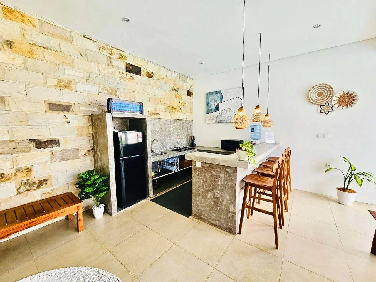 3 BEDROOM VILLA IN MUNGGU SESEH — image 2