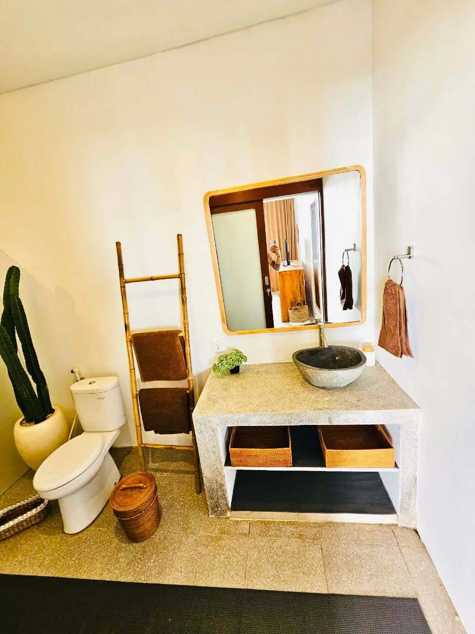 3 BEDROOM VILLA IN MUNGGU SESEH — image 2