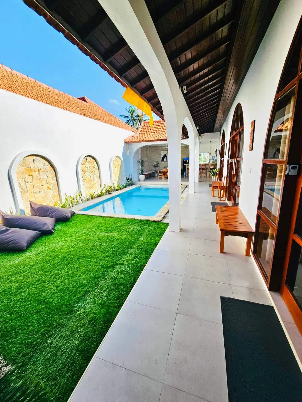 3 BEDROOM VILLA IN MUNGGU SESEH — image 1