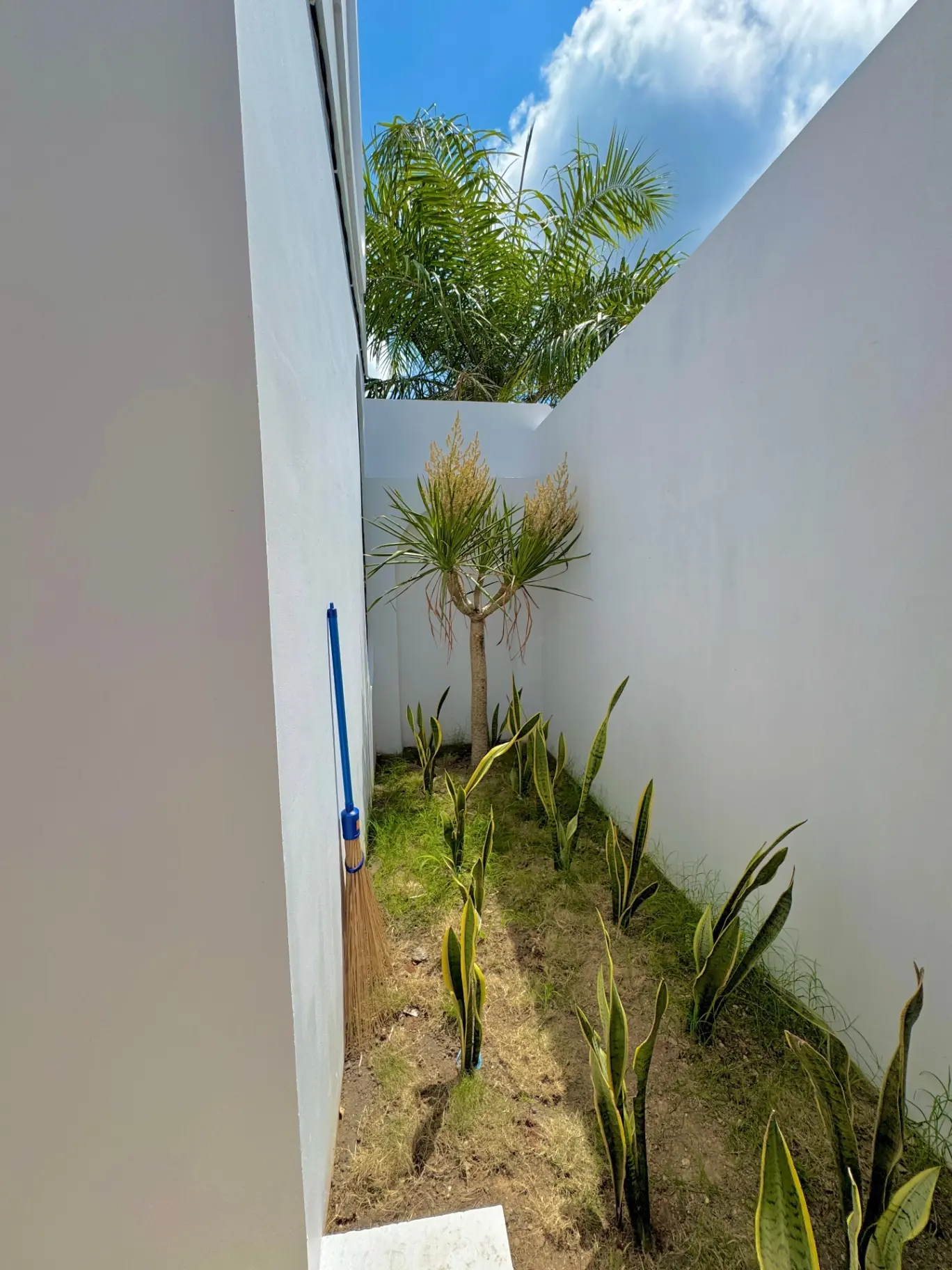 Villa Santorini – 2 Bedroom Tiny & Brand New Villa in Nusa Dua — image 3